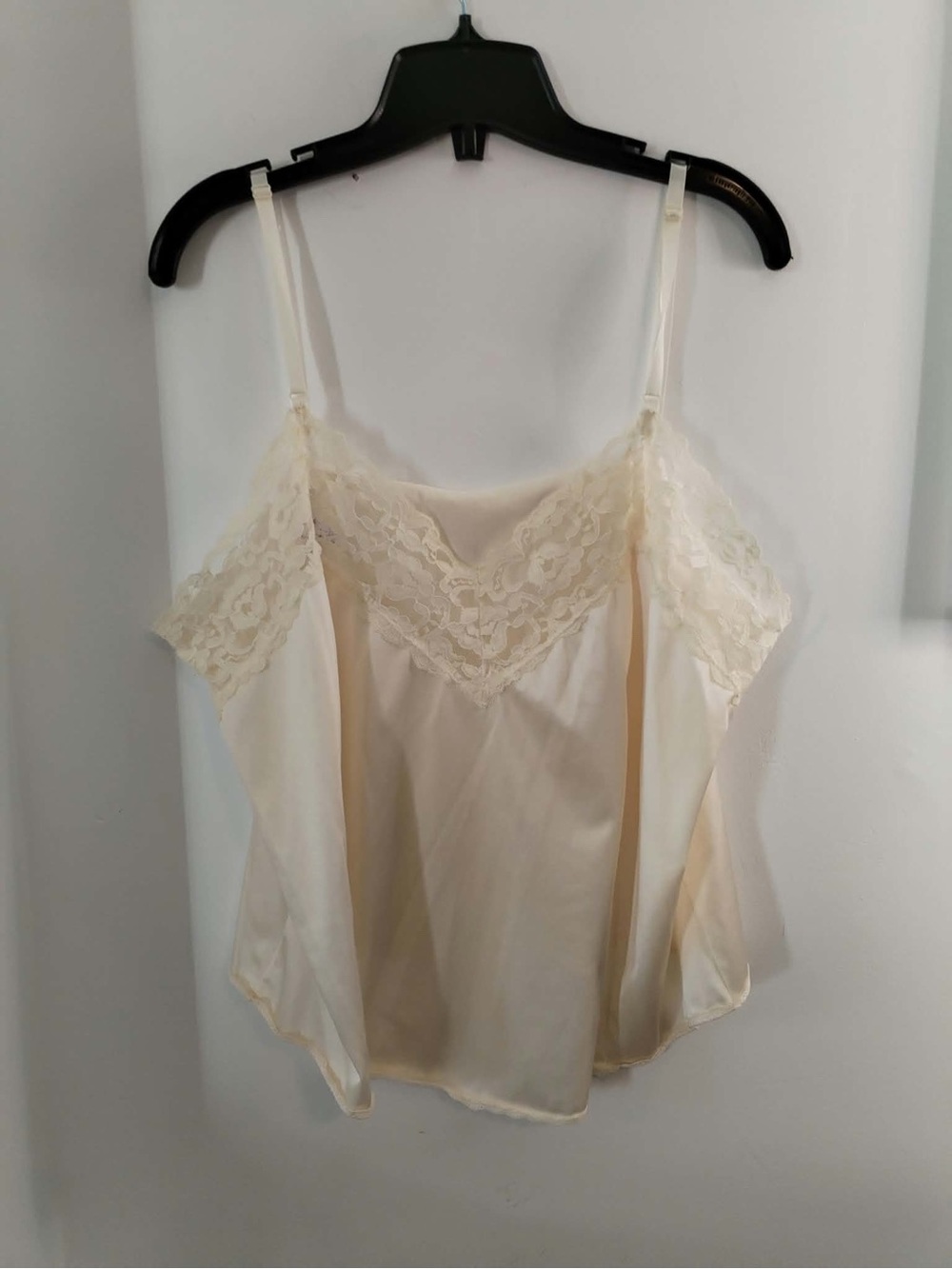 Women’s Vintage Satin Lace Trim Cami Top in Cream - XL